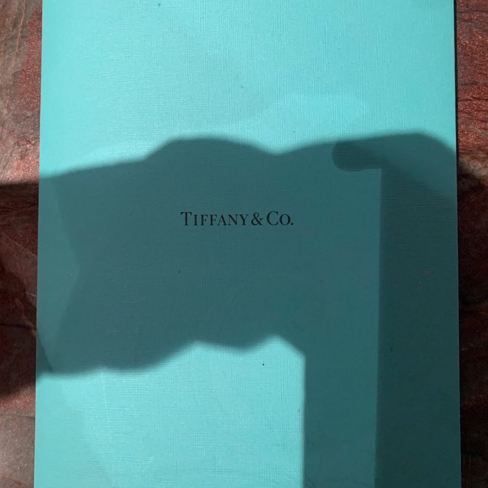 Tiffany and Co. Almost Flawless Diamond Ring Set- Original Tiffany and Co. Box - Picture 2 of 8